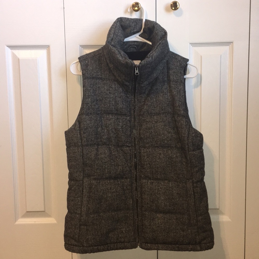 Old Navy black and white patterned vest